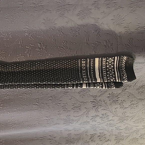 🌸American Eagle Outfitters Y2K Skinny Wool Blend Scarf, Charcoal Gray and white - Picture 5 of 5